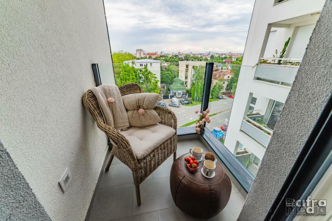 Apartmani Alexandar15 Novi Sad Exterior photo